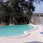 فندق Domaine Du Breuil 3*